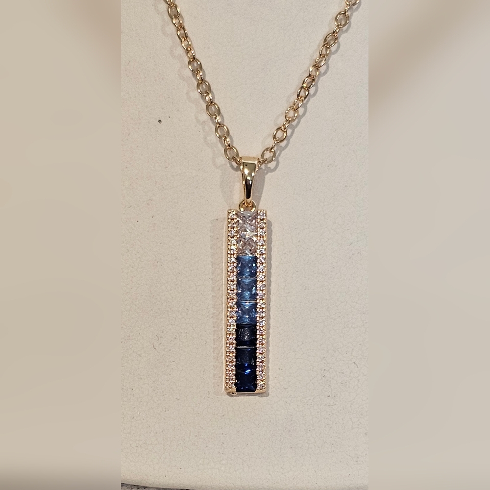 *NWT* Vince Camuto Gold and Blue Necklace with Gemstone Pendant